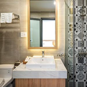 Superior Twin Room Internal Window