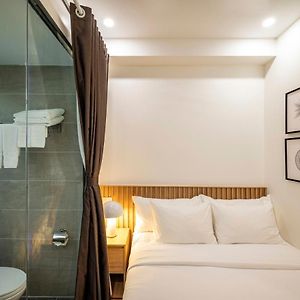 Standard Queen Room Internal Window